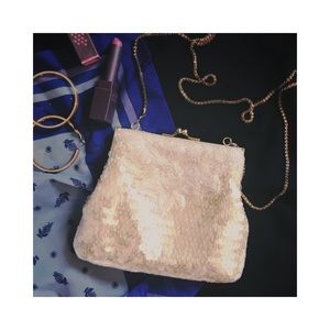 Vintage La Regale White Beaded Purse ⛅️